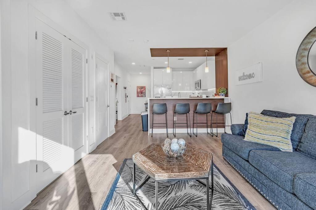 2 Bedroom 1 Bathroom Free Parking Dwntwn Newark Extérieur photo